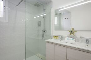 Villas By Seric,15' walking to the beach