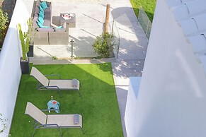 Villas By Seric,15' walking to the beach