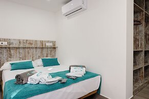 Villas By Seric,15' walking to the beach