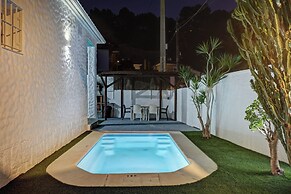 Villas By Seric,15' walking to the beach