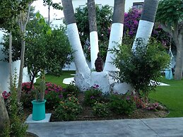 Villas By Seric,15' walking to the beach