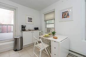 City Center!!! - Gorgeous Apartment With Deck