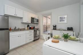 City Center!!! - Gorgeous Apartment With Deck