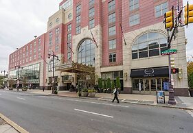 City Center!!! - Gorgeous Apartment With Deck