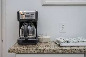 City Center!!! - Gorgeous Apartment With Deck