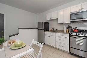 City Center!!! - Gorgeous Apartment With Deck