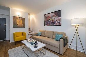 City Center!!! - Gorgeous Apartment With Deck