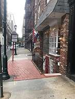 Luxurious Million-dollar Condo w/ Perfect Location