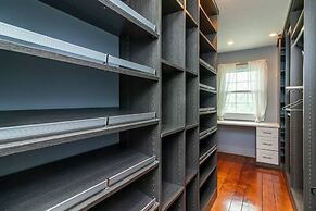 Historic Gem - City Center/patio/soak Tub