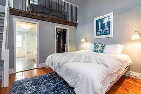 Historic Gem - City Center/patio/soak Tub