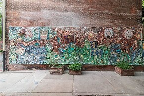 Historic Gem - City Center/patio/soak Tub