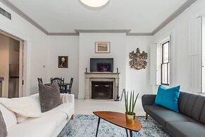 Rittenhouse Gem - One Bedroom w Patio and Parking