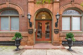 Location, Location, Location! Gym! Great Views!