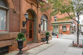 Location, Location, Location! Gym! Great Views!