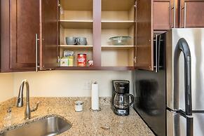 Location, Location, Location! Gym! Great Views!