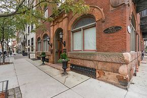 Location, Location, Location! Gym! Great Views!