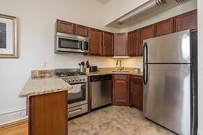 Location, Location, Location! Gym! Great Views!