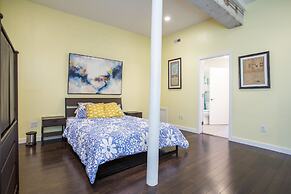 Beautiful Condo in the Center of it All