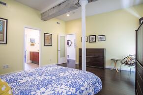 Beautiful Condo in the Center of it All