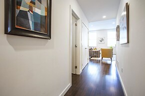 Beautiful Condo in the Center of it All