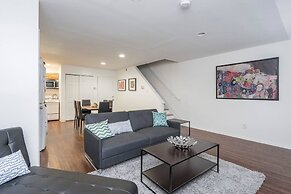 Perfect Downtown Apt w/ Free 2 Car Parking