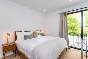 Steps From Jefferson - New Boutique Building - Center City