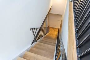 Steps From Jefferson - New Boutique Building - Center City