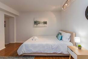 The Royal Studio - Philly's Finest - With Deck