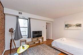 The Royal Studio - Philly's Finest - With Deck