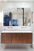 Million-dollar Celebrity Mansion in Old City