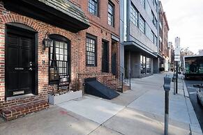 Million-dollar Celebrity Mansion in Old City