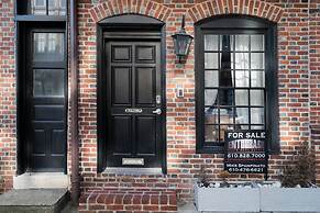 Million-dollar Celebrity Mansion in Old City