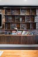 Million-dollar Celebrity Mansion in Old City