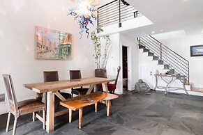 Million-dollar Celebrity Mansion in Old City