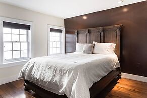 Million-dollar Celebrity Mansion in Old City