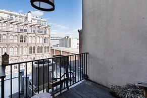 Million-dollar Celebrity Mansion in Old City