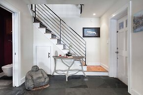 Million-dollar Celebrity Mansion in Old City