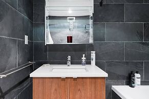 Million-dollar Celebrity Mansion in Old City