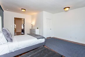 Expansive Loft Located in the Heart of Old City