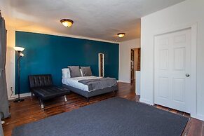 Expansive Loft Located in the Heart of Old City