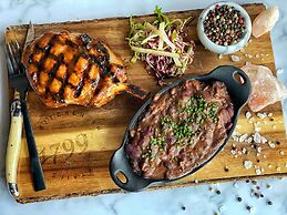 The Harpeth Franklin Downtown, Curio Collection by Hilton