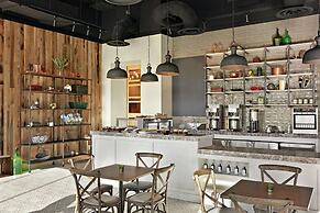 The Harpeth Franklin Downtown, Curio Collection by Hilton