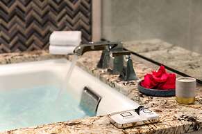 The Harpeth Franklin Downtown, Curio Collection by Hilton