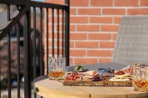 The Harpeth Franklin Downtown, Curio Collection by Hilton