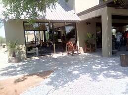 Callies Game Lodge Safaris