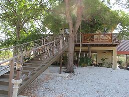 Callies Game Lodge Safaris