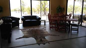 Callies Game Lodge Safaris