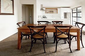 Pembroke Accommodation