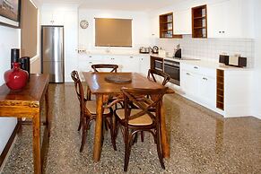 Pembroke Accommodation