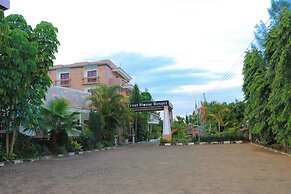 Treat House Resort